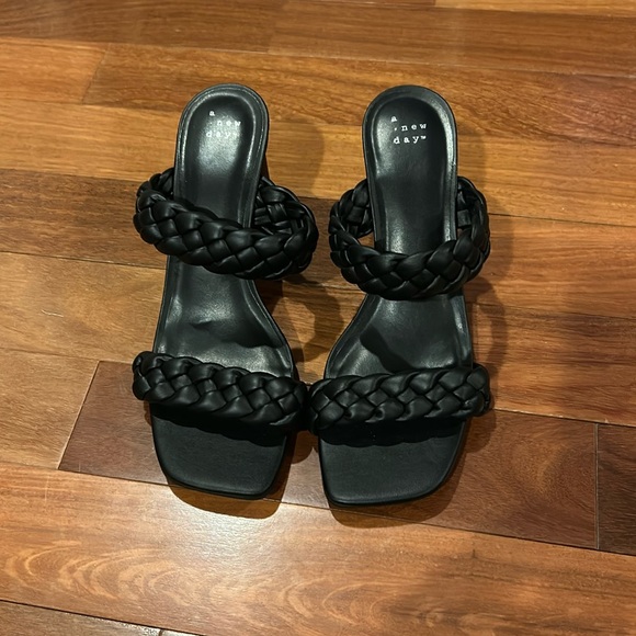 A New Day Black Basil Braided Straps Heels Sandals size 10 - Picture 2 of 4